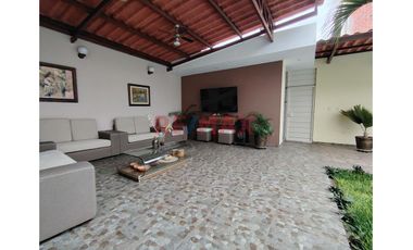 Exclusiva Casa Con Piscina En Alquiler En Loma Linda