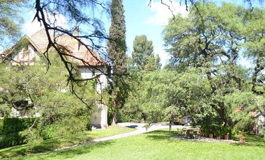Imponente propiedad con más de 30.000 mts de terreno en Villa Allende (Zna Golf)