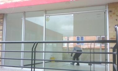local en arriendo en avenida chilacos. Cod A1032