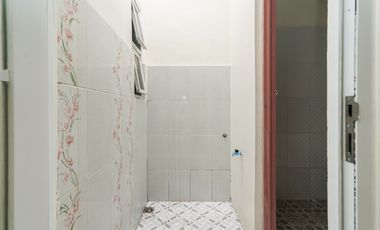 Rumah 3 Kamar 10 Menit ke Plaza Taman Harapan Baru Siap Huni J-39909