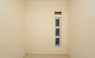 Rumah 3 Kamar 10 Menit ke Plaza Taman Harapan Baru Siap Huni J-39909