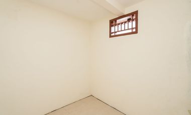 Rumah 3 Kamar 10 Menit ke Plaza Taman Harapan Baru Siap Huni J-39909