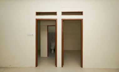 Rumah 3 Kamar 10 Menit ke Plaza Taman Harapan Baru Siap Huni J-39909