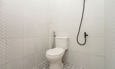 Rumah 3 Kamar 10 Menit ke Plaza Taman Harapan Baru Siap Huni J-39909