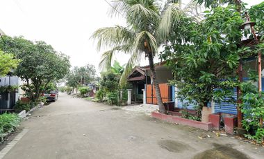 Rumah 3 Kamar 10 Menit ke Plaza Taman Harapan Baru Siap Huni J-39909