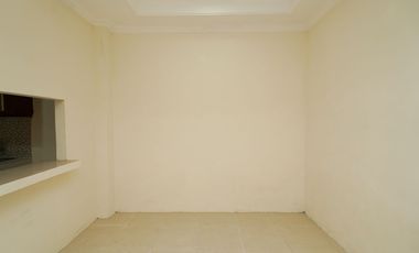 Rumah 3 Kamar 10 Menit ke Plaza Taman Harapan Baru Siap Huni J-39909