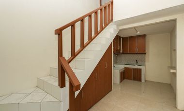 Rumah 3 Kamar 10 Menit ke Plaza Taman Harapan Baru Siap Huni J-39909