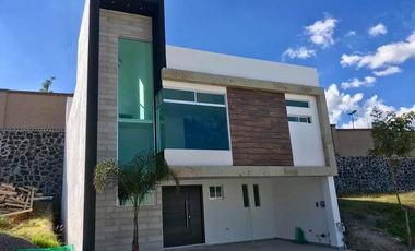 CASA EN RENTA EN LOMAS DE ANGELOPOLIS PUEBLA