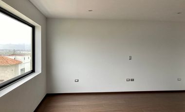 Casa en Venta con acabados de lujo, ubicada en fraccionamiento Gran reserva Lomas de Angelopolis. Cascata. A minutos de Sonata. Alta Plusvalia .