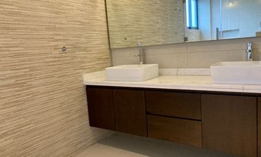 Casa en Venta con acabados de lujo, ubicada en fraccionamiento Gran reserva Lomas de Angelopolis. Cascata. A minutos de Sonata. Alta Plusvalia .