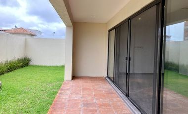 Casa en Venta con acabados de lujo, ubicada en fraccionamiento Gran reserva Lomas de Angelopolis. Cascata. A minutos de Sonata. Alta Plusvalia .
