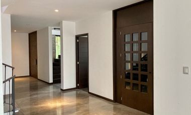 Casa en Venta con acabados de lujo, ubicada en fraccionamiento Gran reserva Lomas de Angelopolis. Cascata. A minutos de Sonata. Alta Plusvalia .