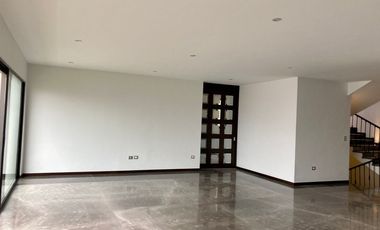 Casa en Venta con acabados de lujo, ubicada en fraccionamiento Gran reserva Lomas de Angelopolis. Cascata. A minutos de Sonata. Alta Plusvalia .