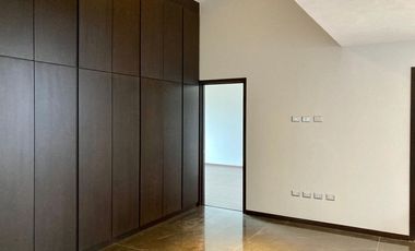 Casa en Venta con acabados de lujo, ubicada en fraccionamiento Gran reserva Lomas de Angelopolis. Cascata. A minutos de Sonata. Alta Plusvalia .