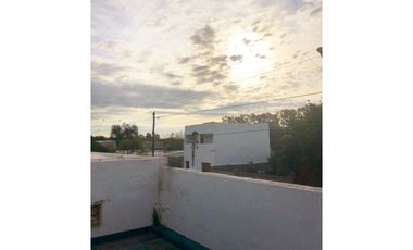 VENTA DE CASA + LOCALES, EXCELENTE UBICACION EN CRUZ DEL EJE -CÓRDOBA