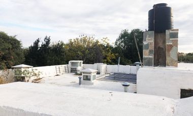 VENTA DE CASA + LOCALES, EXCELENTE UBICACION EN CRUZ DEL EJE -CÓRDOBA