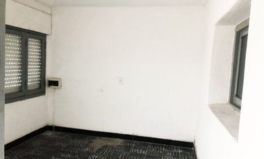 VENTA DE CASA + LOCALES, EXCELENTE UBICACION EN CRUZ DEL EJE -CÓRDOBA