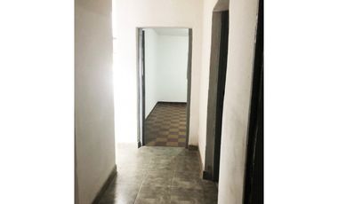 VENTA DE CASA + LOCALES, EXCELENTE UBICACION EN CRUZ DEL EJE -CÓRDOBA