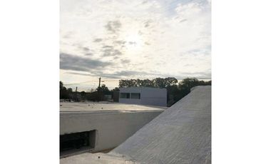 VENTA DE CASA + LOCALES, EXCELENTE UBICACION EN CRUZ DEL EJE -CÓRDOBA