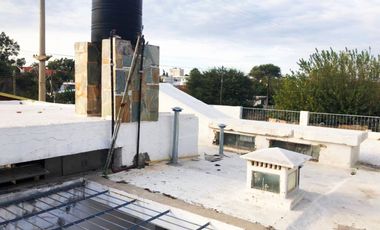 VENTA DE CASA + LOCALES, EXCELENTE UBICACION EN CRUZ DEL EJE -CÓRDOBA