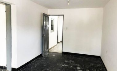 VENTA DE CASA + LOCALES, EXCELENTE UBICACION EN CRUZ DEL EJE -CÓRDOBA