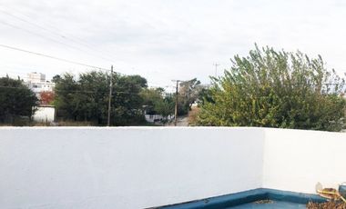 VENTA DE CASA + LOCALES, EXCELENTE UBICACION EN CRUZ DEL EJE -CÓRDOBA