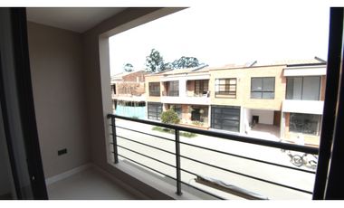 VENTA CASA 190 mts2 LA CEJA SECTOR JARDINES DE LA COLOMBIERE - D