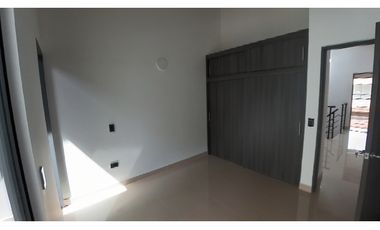 VENTA CASA 190 mts2 LA CEJA SECTOR JARDINES DE LA COLOMBIERE - D