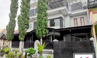 Rumah 3 Lantai di Villa Valensia kota Batu Malang _ 125.19