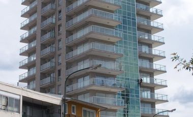 SAN iSIDRO COMO A ESTRENAR, excelente depto en edificio con aminities, piscina, gimnasio equipado a full, sauna, piscina climatizada. COCHERA FIJA. fa