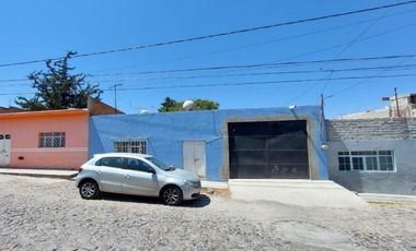 Terreno con construcción en venta en Santa Rosa Jáuregui
