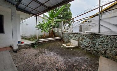 Rumah untuk kantor atau tinggal dekat sutami
