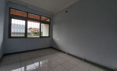 Rumah untuk kantor atau tinggal dekat sutami
