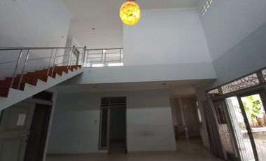 Rumah untuk kantor atau tinggal dekat sutami