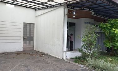 Rumah untuk kantor atau tinggal dekat sutami