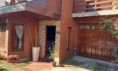 RETASADO CHALET 4 AMBIENTES BARRIO LOS PINARES