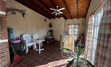 Vendo Casa con pileta en Caseros, Entre Ríos.
