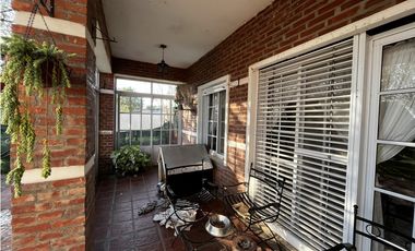 Vendo Casa con pileta en Caseros, Entre Ríos.