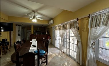 Vendo Casa con pileta en Caseros, Entre Ríos.