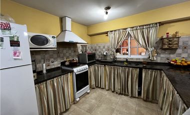 Vendo Casa con pileta en Caseros, Entre Ríos.