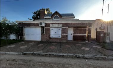 Vendo Casa con pileta en Caseros, Entre Ríos.