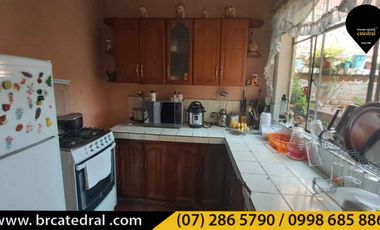 Casa de venta en Plaza del Arte. – código:19256