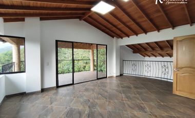 casa en arriendo en loma del escobero. Cod A775385