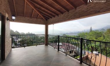casa en arriendo en loma del escobero. Cod A775385