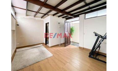 Linda Casa En Alquiler Cerca Al Mar - Chorrillos