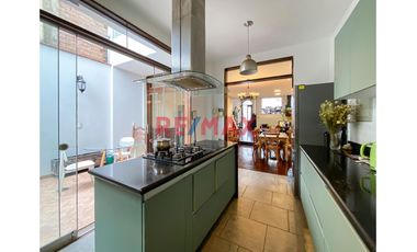 Linda Casa En Alquiler Cerca Al Mar - Chorrillos