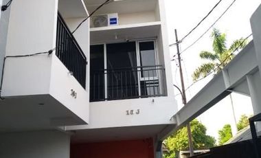 Rumah di Cempaka Putih, Jkt Pusat. Murah furnished 3 lantai