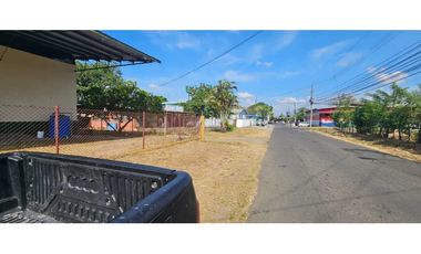 VENDO CASA A 50 METRO DE LA PANAMERICANA