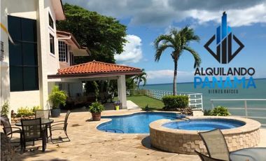 Se Alquila Casa de Playa 600 Mts Costa Esmeralda USD$5,500,oo