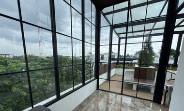 Joglo Rumah Dalam Komplek Dengan Private Pool